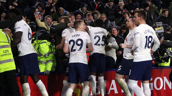 Tarihi geri dönüş: Tottenham, 90+5. dakikasına 2-1 yenik girdiği Leicester maçını 3-2 kazandı - Sputnik Türkiye