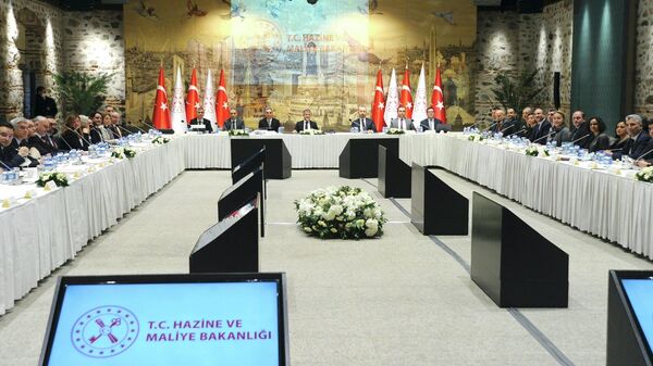 Hazine ve Maliye Bakanı Nureddin Nebati, bugün saat 14.30'da ekonomist ve akademisyenlerle bir toplantı gerçekleştirdi - Sputnik Türkiye