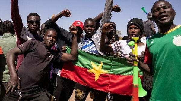 Burkina Faso'da darbe: Cumhurbaşkanı istifa etti - Sputnik Türkiye