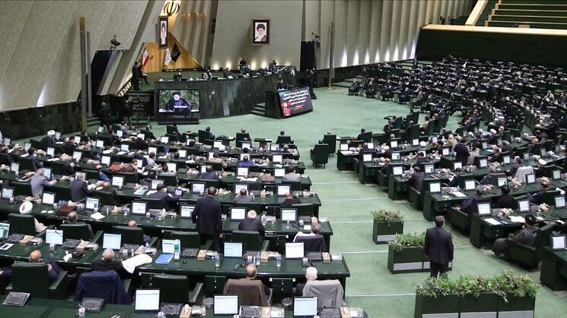 Иран покинул. Парламент Ирана 2022. Парламент Ирана 1906. Первый иранский парламент. Выборы в парламент Ирана.