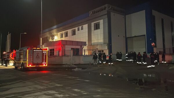 Düzce'de kauçuk fabrikasında çıkan yangın hasara yol açtı - Sputnik Türkiye