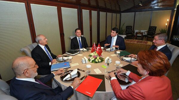 Güçlendirilmiş parlamenter sistem toplantısı - Sputnik Türkiye