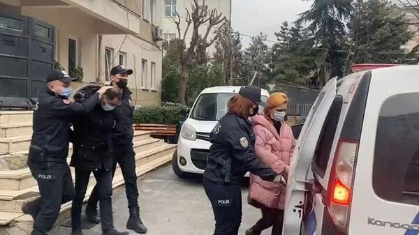 19 günlük bebeğini öldürdüğü iddia edilen kadın tutuklandı
 - Sputnik Türkiye