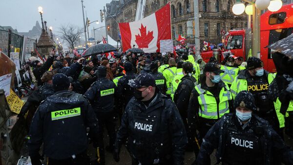 Kanada'da 'Özgürlük Konvoyu' protestocuları  - Sputnik Türkiye