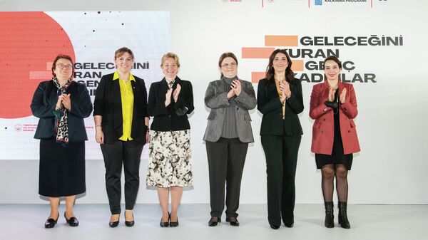 Geleceğini Kuran Genç Kadınlar Projesi'nin tanıtımı - Sputnik Türkiye
