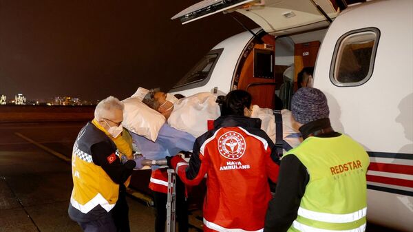 Dubai'de yaralanan paralimpik okçu Bülent Korkmaz uçak ambulans ile Türkiye'ye getirildi - Sputnik Türkiye