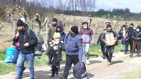 55 Afgan göçmen, 'Burası Yunanistan' denilerek, Büyükçekmece'ye bırakıldı  - Sputnik Türkiye