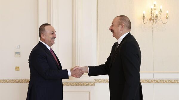 Çavuşoğlu ve Aliyev Bakü'de buluştu - Sputnik Türkiye