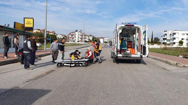 Antalya'da köpekten kaçan çocuk, kamyonun çarpması sonucu ağır yaralandı - Sputnik Türkiye