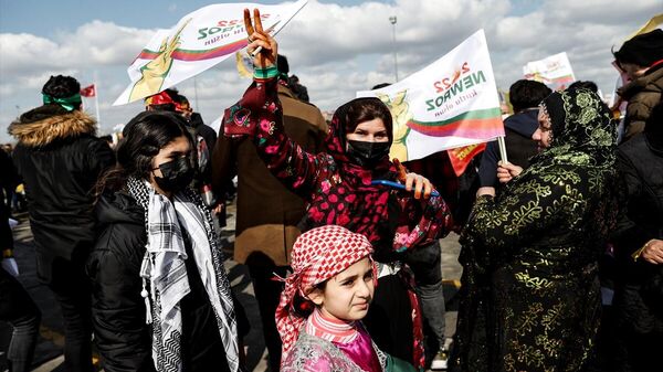 HDP İstanbul İl Başkanlığı tarafından Yenikapı Etkinlik Alanı'nda nevruz kutlaması etkinliği düzenlendi. - Sputnik Türkiye