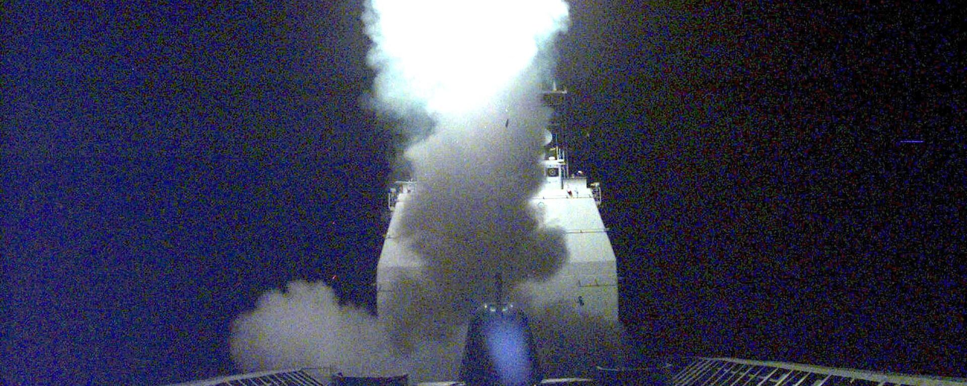 Пуск крылатой ракеты «Томагавк» с носовой части крейсера ВМС США USS Philippine Sea  - Sputnik Türkiye, 1920, 17.03.2023