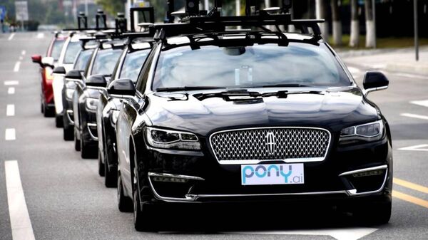Toyota Motor tarafından desteklenen sürücüsüz teknoloji şirketi Pony.ai, pazar günü yaptığı açıklamada, Çin'de 100 adet sürücüsüz aracının ücret karşılığı çalışmasına izin verecek bir taksi lisansı aldığını söyledi. - Sputnik Türkiye