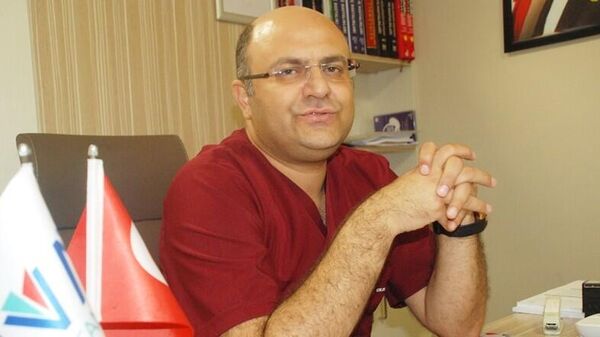 Gaziantep’te bir doktor tartıştığı eşini silahla ayağından yaraladıktan sonra kafasına sıkarak intihar etti. - Sputnik Türkiye