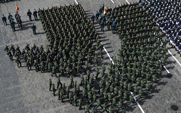 Генеральная репетиция военного парада, посвящённого 77-й годовщине Победы в Великой Отечественной войне - Sputnik Türkiye