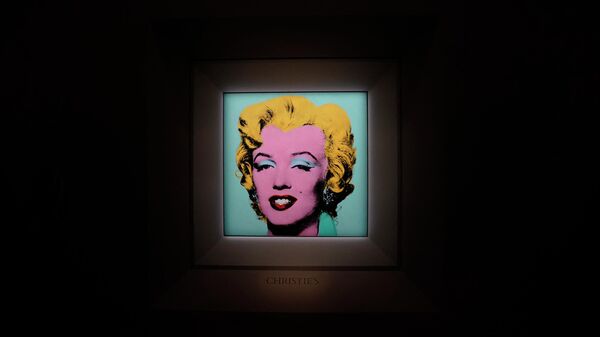 Andy Warhol'un Marilyn Monroe portresi  - Sputnik Türkiye