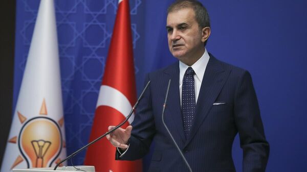 AK Parti Genel Başkan Yardımcısı ve Parti Sözcüsü Ömer Çelik, Merkez Karar ve Yönetim Kurulu'na (MKYK) ilişkin parti genel merkezinde gazetecilere açıklamalarda bulundu.
 - Sputnik Türkiye