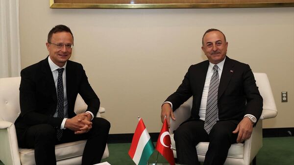 Dışişleri Bakanı Mevlüt Çavuşoğlu, Birleşmiş Milletler Genel Merkezinde Macaristan Dışişleri ve Dış Ticaret Bakanı Peter Szijjarto ile görüştü.
 - Sputnik Türkiye