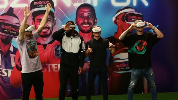 Trabzonsporlu futbolcular Berat Özdemir, Yusuf Erdoğan, Stefano Denswil ve Tymoteusz Puchacz - Sputnik Türkiye