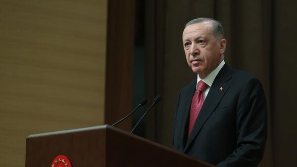Cumhurbaşkanı Recep Tayyip Erdoğan, Cumhurbaşkanlığı Külliyesi'nde Etik Eğitimi ve Etik Eğitici Yetiştirilmesi İşbirliği Protokolü İmza Töreni'ne katılarak konuşma yaptı. - Sputnik Türkiye