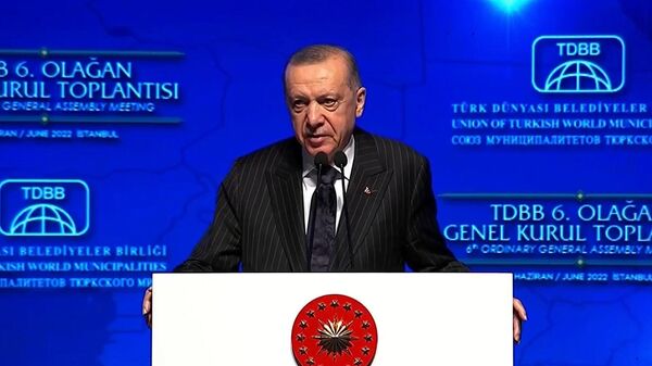 Cumhurbaşkanı Erdoğan, Türk Dünyası Belediyeler Birliği 6. Olağan Genel Kurulu'nda konuştu. - Sputnik Türkiye