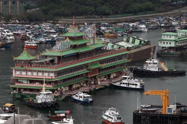 Aberdeen limanı deniz ürünleri lokantalarıyla ünlü bir turistik alan olarak biliniyor. Ancak Jumbo'nun gördüğü rağbet, en büyük rakibi Tai Pak Yüzen Restoran'ın 1980'lerde satın alınmasıyla büyük oranda azalmıştı. Hong Kong lideri Carrie Lam, 2020 yılı için yaptığı politika planları konuşmasında, Jumbo'ya yönelik ilgiyi canlandırmak için yerel tema parkı Ocean Park'a devredilmesi projesini duyurdu. Ancak uygun bir işletmeci bulunamaması nedeniyle proje gerçekleştirilemedi. - Sputnik Türkiye