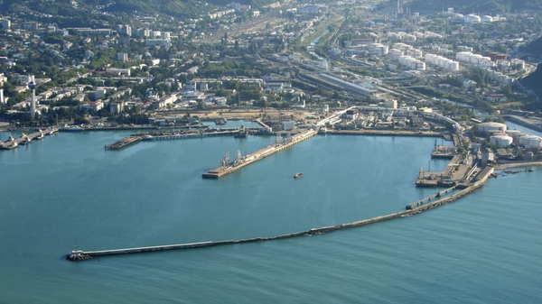 Krasnodar Bölgesi'nin Karadeniz kıyısındaki Tuapse limanı  - Sputnik Türkiye
