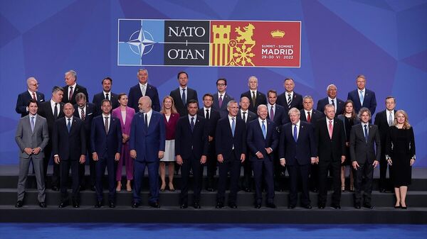 NATO aile fotoğrafı - Sputnik Türkiye
