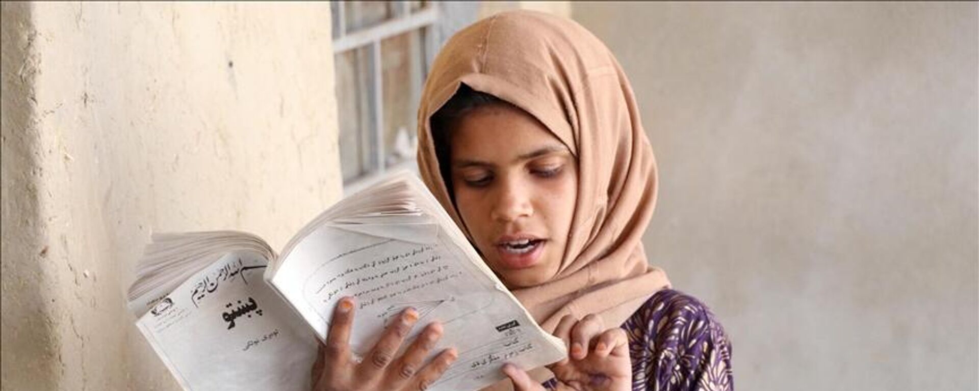 Birleşmiş Milletler (BM) İnsan Hakları Yüksek Komiseri Michelle Bachelet, Afganistan'da 1.2 milyon ortaokul öğrencisi kızın, Taliban'ın yönetimi devralmasından bu yana okullarına devam edemediğini bildirdi. - Sputnik Türkiye, 1920, 01.07.2022