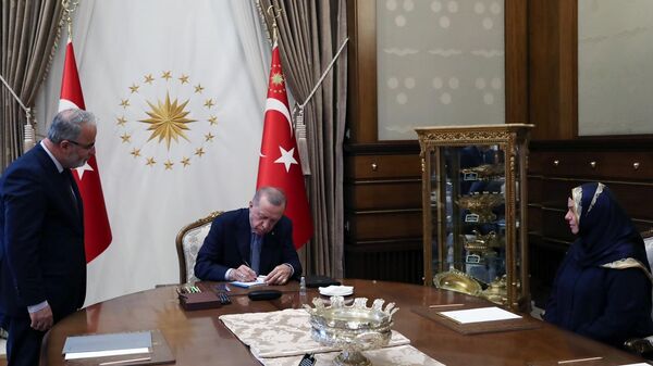 Cumhurbaşkanı Recep Tayyip Erdoğan, Türkiye Diyanet Vakfı'na kurban bağışında bulundu. - Sputnik Türkiye