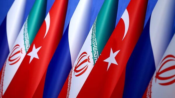 Türkiye - Rusya - İran - bayrak - Sputnik Türkiye