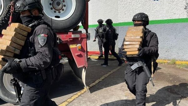Los Angeles’a götürülmek üzere yüklenen 1.6 tondan fazla kokain, Mexico City’de yakalandı - Sputnik Türkiye