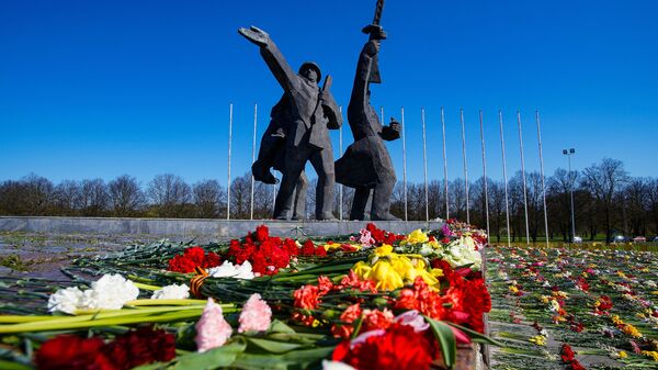 Riga’nın Kurtarıcıları' anıtı - Sputnik Türkiye