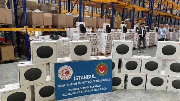 Kaçakçıların hedefi robot süpürge: Piyasa değeri 45 milyon lira olan elektronik eşya ele geçirildi - Sputnik Türkiye