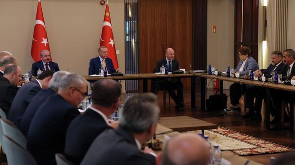 Cumhurbaşkanı Recep Tayyip Erdoğan, Ahlat'ta düzenlenen bölge valileri toplantısına başkanlık etti - Sputnik Türkiye
