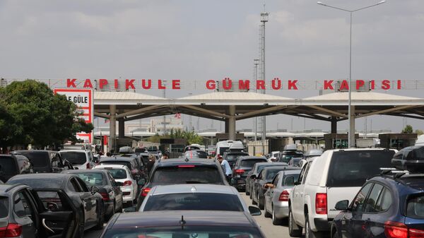 Tatilleri biten gurbetçiler dönüş yolunda - Sputnik Türkiye