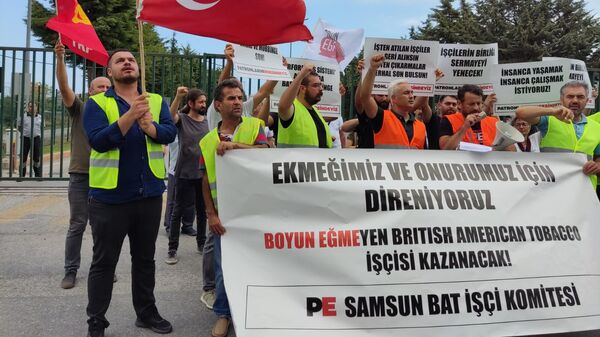 Özelleştirmeyle İngiliz şirkete devredilen sigara fabrikasından atılan işçiler işlerini geri istiyor - Sputnik Türkiye