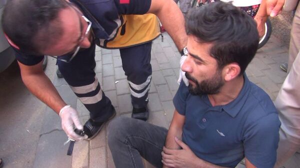 Sivas'ta yangın haberi için çekim yapan muhabire polisten yumruk ve tekmeli saldırı
 - Sputnik Türkiye