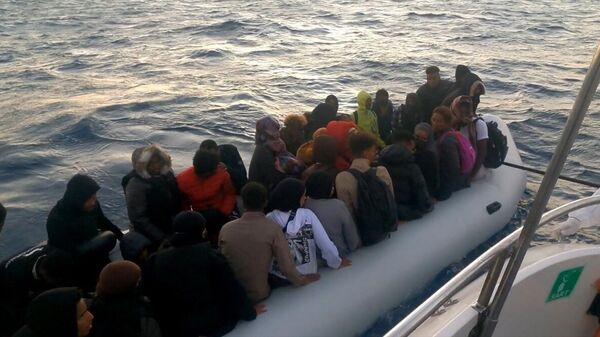 Balıkesir'in Ayvalık ilçesi açıklarında, Yunanistan unsurlarınca Türk kara sularına itilen 51 düzensiz göçmen kurtarıldı.
 - Sputnik Türkiye