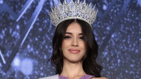 Miss Turkey 2022 güzellik yarışmasının birincisi belli oldu. Miss Turkey güzellik yarışmasını Nursena Say kazandı ve Türkiye güzeli unvanını aldı.
 - Sputnik Türkiye