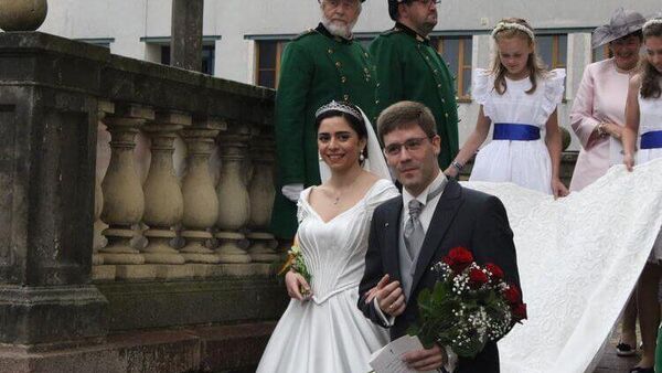 Mersinli Hande Macit, Almanya’nın Mecklenburg-Vorpommern Dukalığı’nın Veliaht Prensi Georg Alexander ile evlenmesinin ardından ''düşes'' unvanını aldı. - Sputnik Türkiye