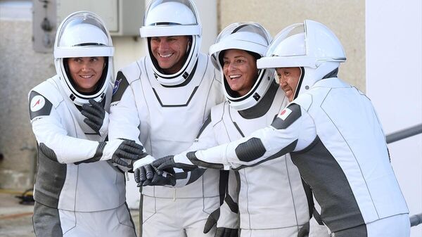  NASA astronotları Nicole Mann ve Josh Cassada, Roscosmos’tan Rus kozmonot Anna Kikina ve Japonya Havacılık ve Uzay Araştırma Ajansı (JAXA) astronotu Koichi Wakata - Sputnik Türkiye