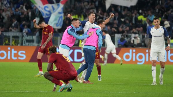 İtalya Birinci Futbol Ligi’nin (Serie A) 13. haftasında oynanan başkent derbisinde Lazio, deplasmanda Roma'yı 1-0 yendi. - Sputnik Türkiye