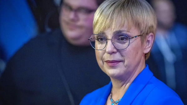 Slovenya'da cumhurbaşkanı seçiminin ikinci turunda, Natasa Pirc Musar, oyların çoğunluğunu alarak ülkenin yeni Cumhurbaşkanı oldu. - Sputnik Türkiye