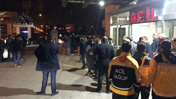 Şanlıurfa'nın Haliliye ilçesinde uyuşturucu satıcılarının pompalı tüfekle açtığı ateş sonucu 2 polis memuru yaralandı. - Sputnik Türkiye