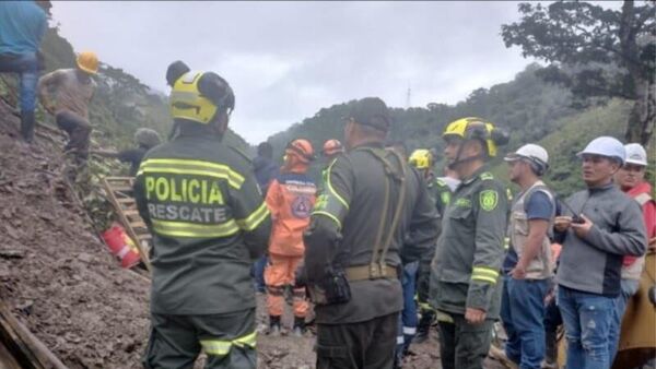 Kolombiya’nın Pueblo Rico şehrinde meydana gelen toprak kaymasında hayatını kaybedenlerin sayısı 27’ye yükseldi. - Sputnik Türkiye