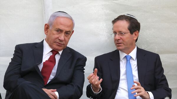 İsrail'de 1 Kasım’daki seçimlerin galibi Benyamin Netanyahu, yeni hükümeti kurmak için Cumhurbaşkanı Isaac Herzog’tan 14 gün daha süre istedi. - Sputnik Türkiye