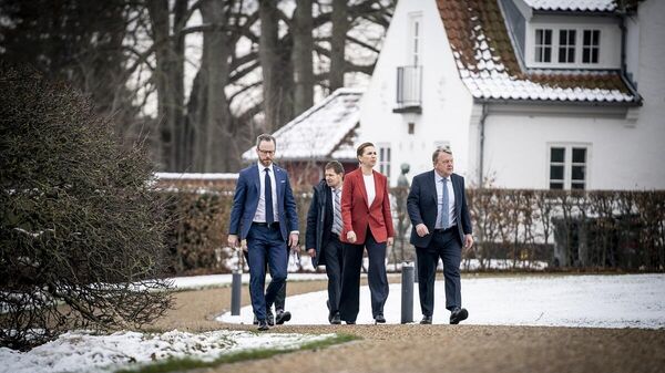 Danimarka'da 44 yıl sonra ilk defa sağ ve sol partiler bir araya gelerek koalisyon hükümeti kurdu. - Sputnik Türkiye