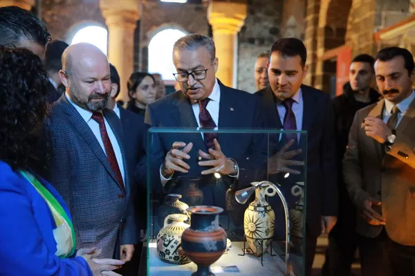 Diyarbakır'da 3200 yıllık formülden elde edilen koku ile farklı medeniyetlere ait replikalar sergilendi. - Sputnik Türkiye