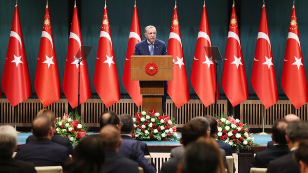 Cumhurbaşkanı Recep Tayyip Erdoğan, Cumhurbaşkanlığı Kabine Toplantısı'nın ardından açıklamalarda bulundu.
 - Sputnik Türkiye