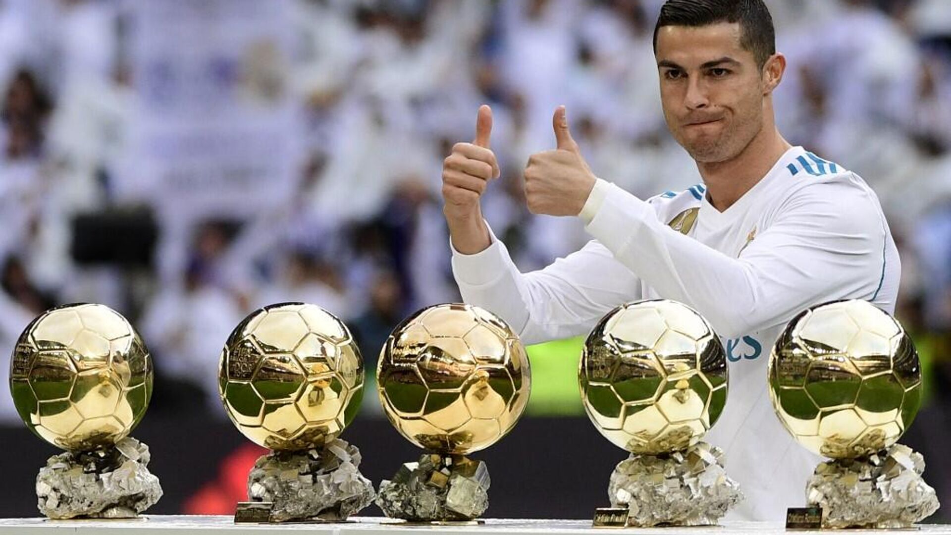 Ronaldo, Ballon d'Or ödülünü sattı 11.01.2023, Sputnik Türkiye